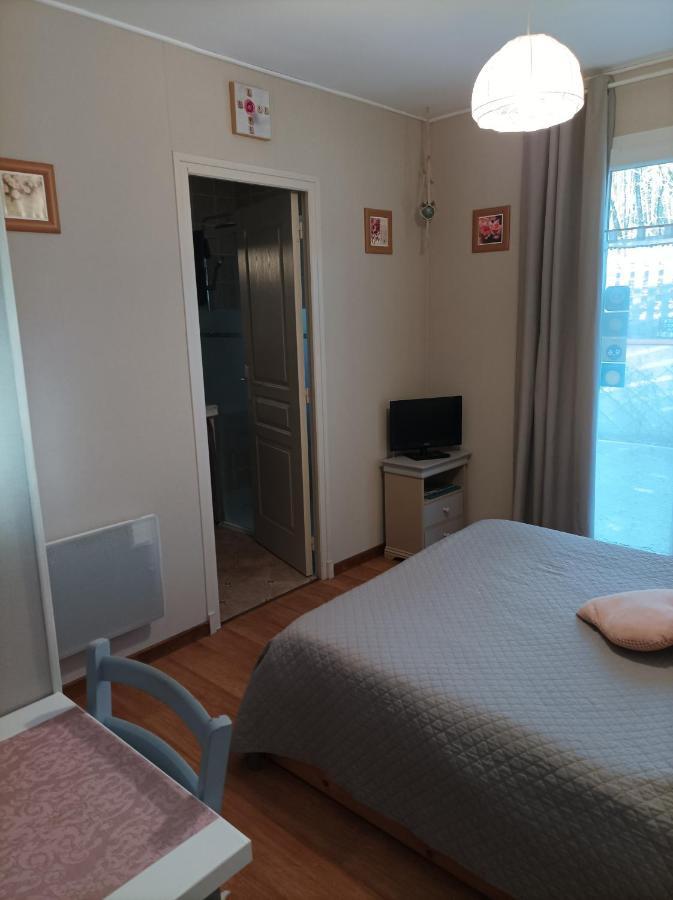 Le Nid De Mesanges Bed & Breakfast Chauffour-sur-Vell Luaran gambar