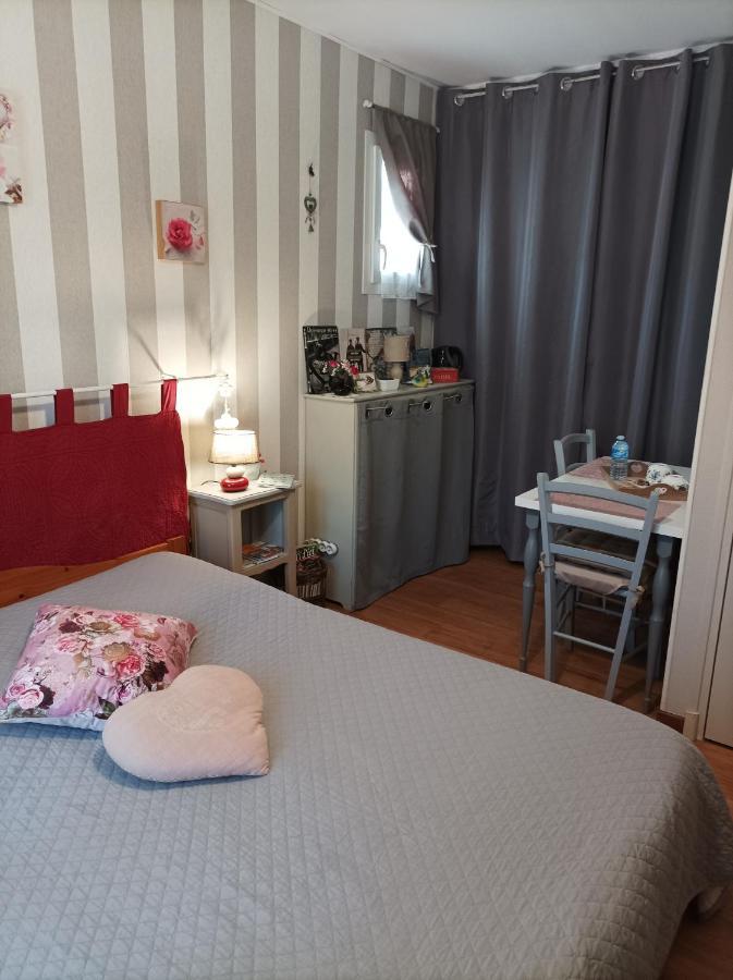 Le Nid De Mesanges Bed & Breakfast Chauffour-sur-Vell Luaran gambar