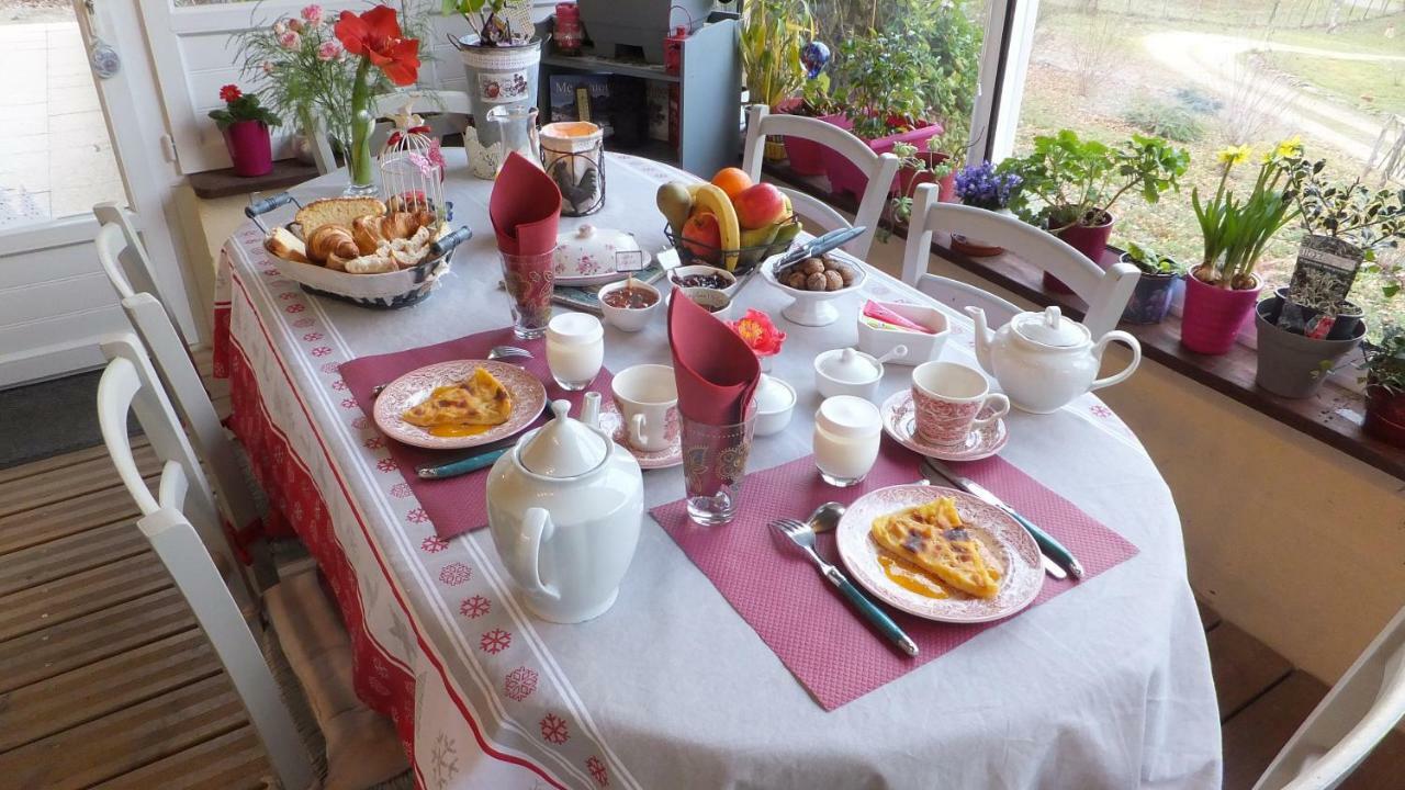 Le Nid De Mesanges Bed & Breakfast Chauffour-sur-Vell Luaran gambar