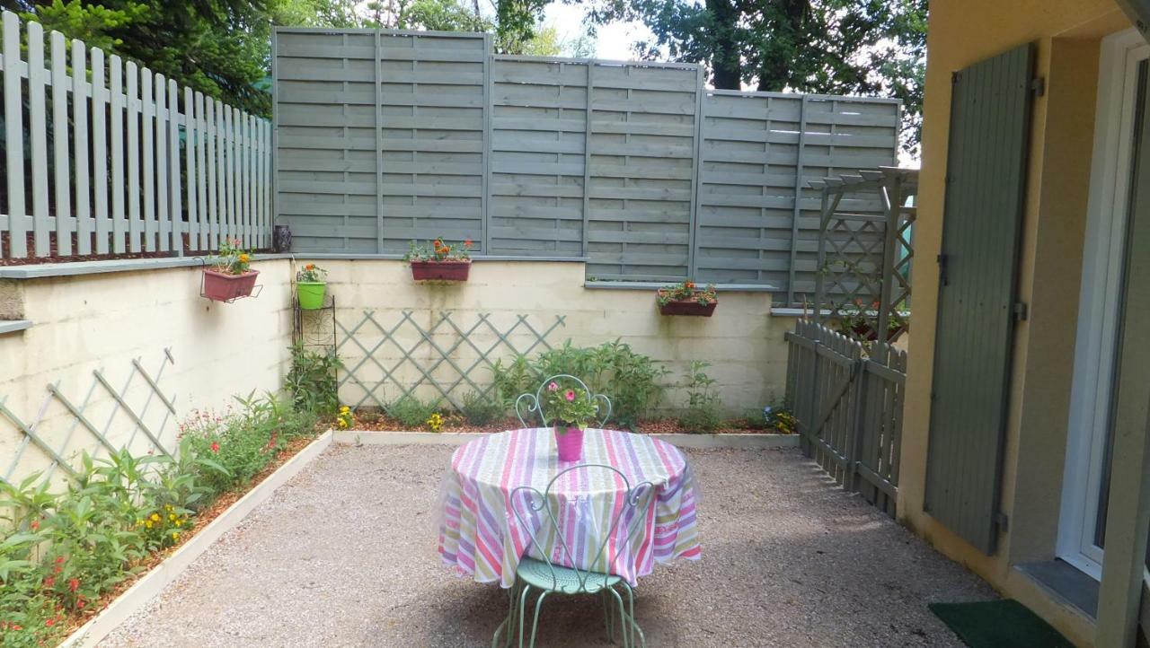 Le Nid De Mesanges Bed & Breakfast Chauffour-sur-Vell Luaran gambar